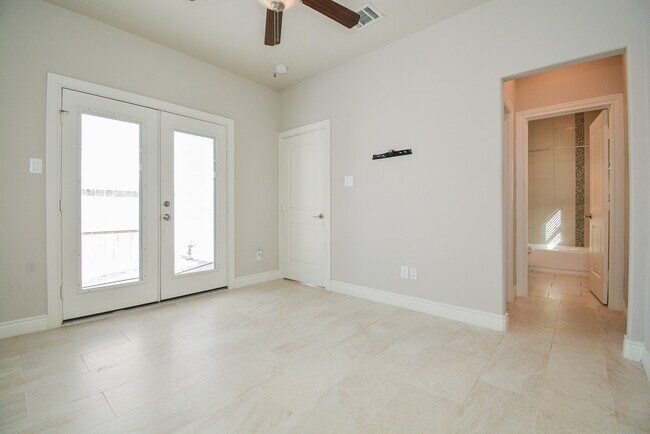 Foto del edificio - 1610 Parker St