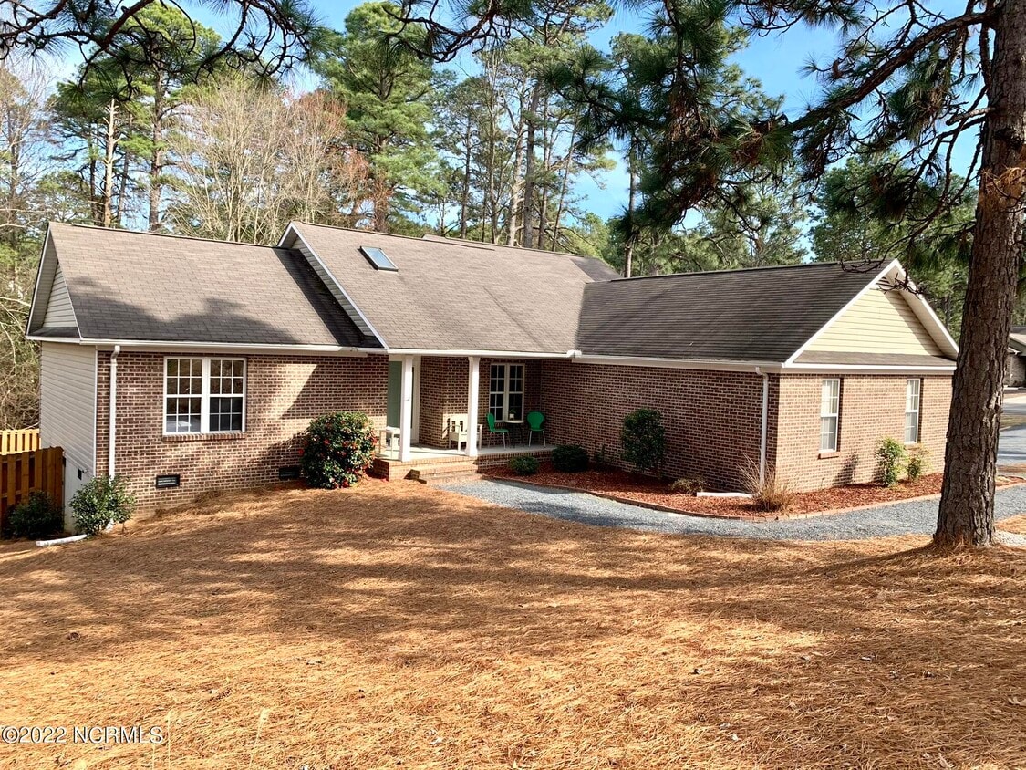 2 Overpeck Ln, Pinehurst, NC 28374 House for Rent in Pinehurst, NC