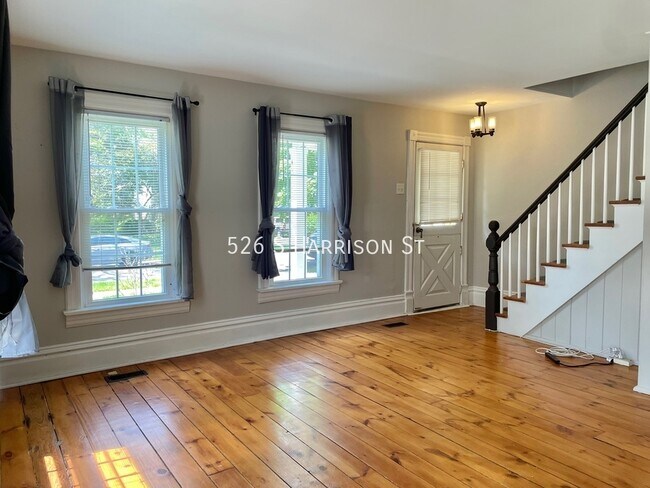 Foto del edificio - 526 S Harrison St