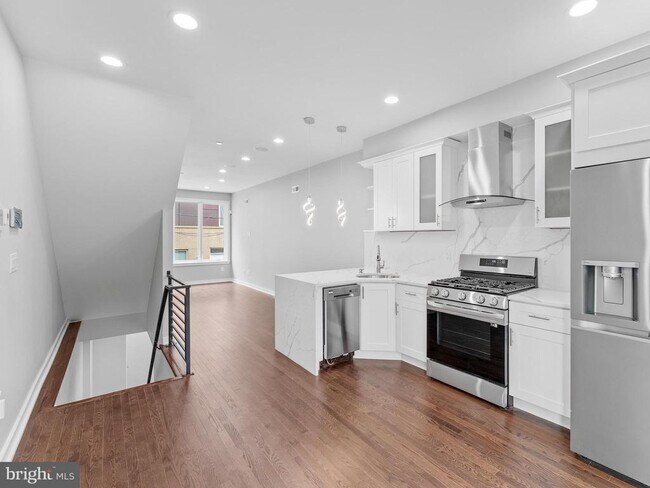 Building Photo - 1262 N Newkirk St