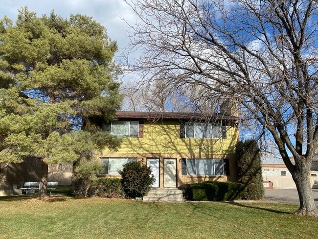 Building Photo - 1850 N 840 W