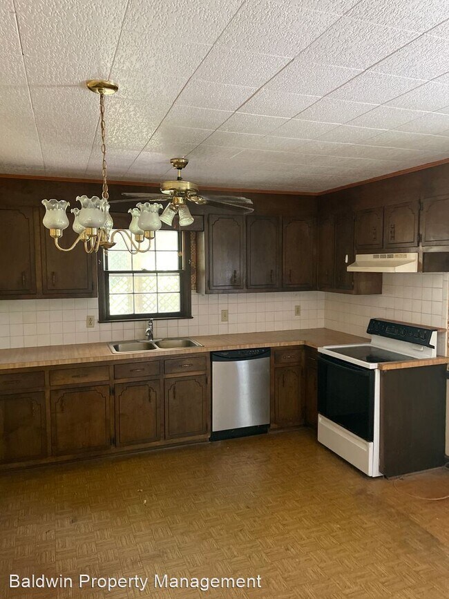 Building Photo - 3 br, 1.5 bath House - 1701 PLOUGHBOY LANE