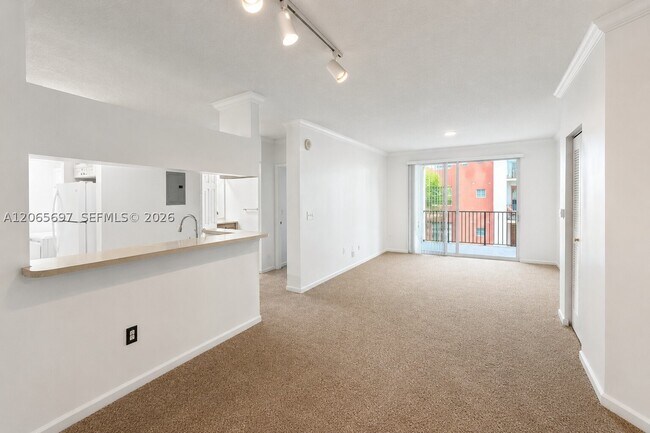 Building Photo - 17150 N Bay Rd