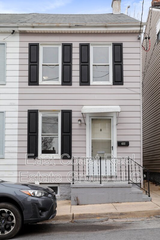 Building Photo - 432 Mechanic St