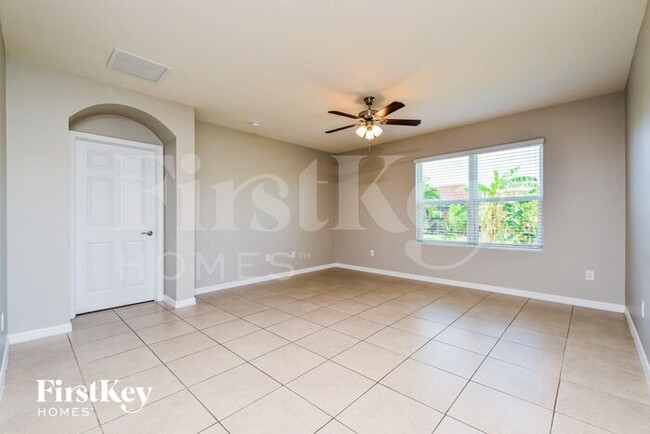 Foto del edificio - 2704 SW 32nd St