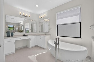 Building Photo - 8270 Essex Country Clb Dr