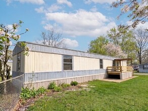 Building Photo - 13 Wisteria Dr