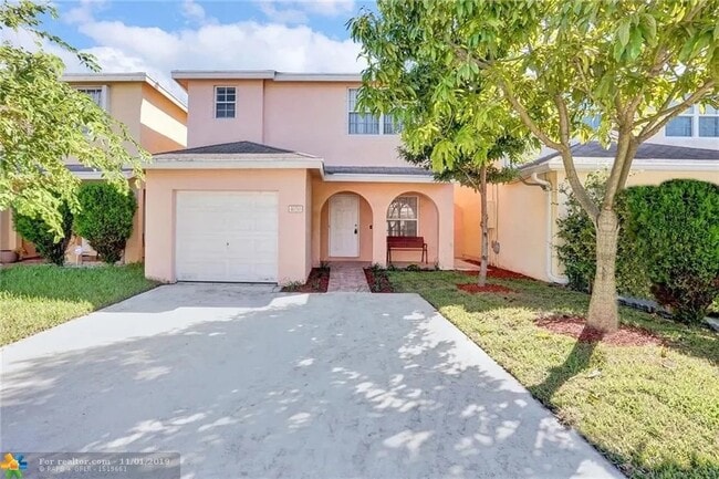 Building Photo - 4050 Eastridge Dr