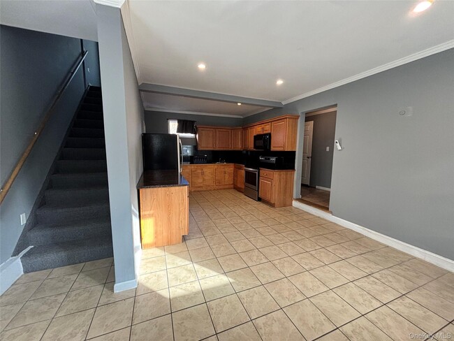 Building Photo - 2452 NY-207