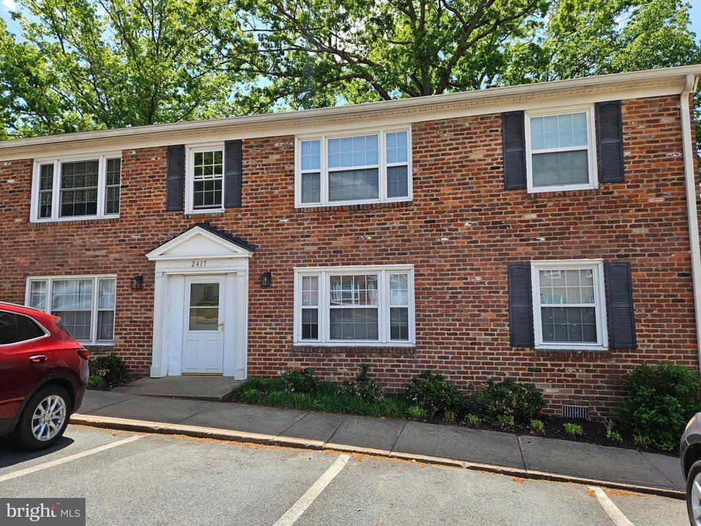 Foto principal - 2417 Barracks Pl