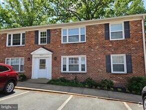 Building Photo - 2417 Barracks Pl