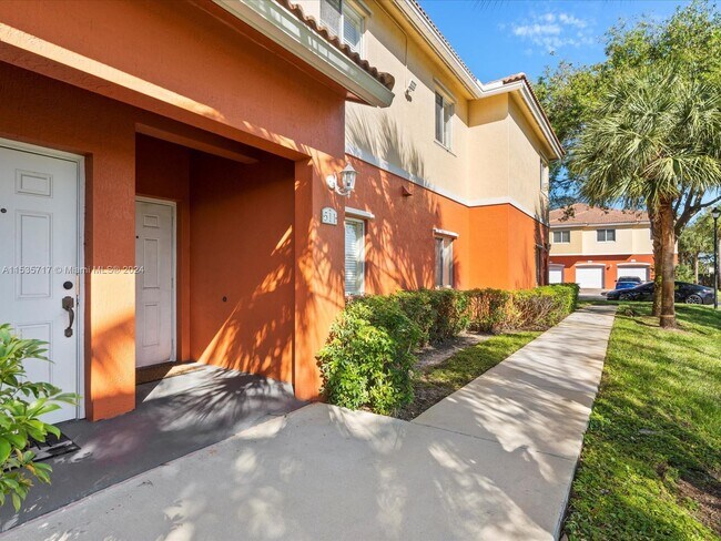 Building Photo - 7400 Palomino Dr