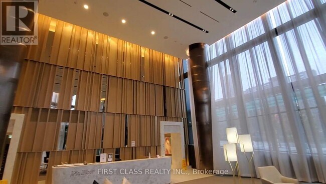 Building Photo - 575 Bloor St E