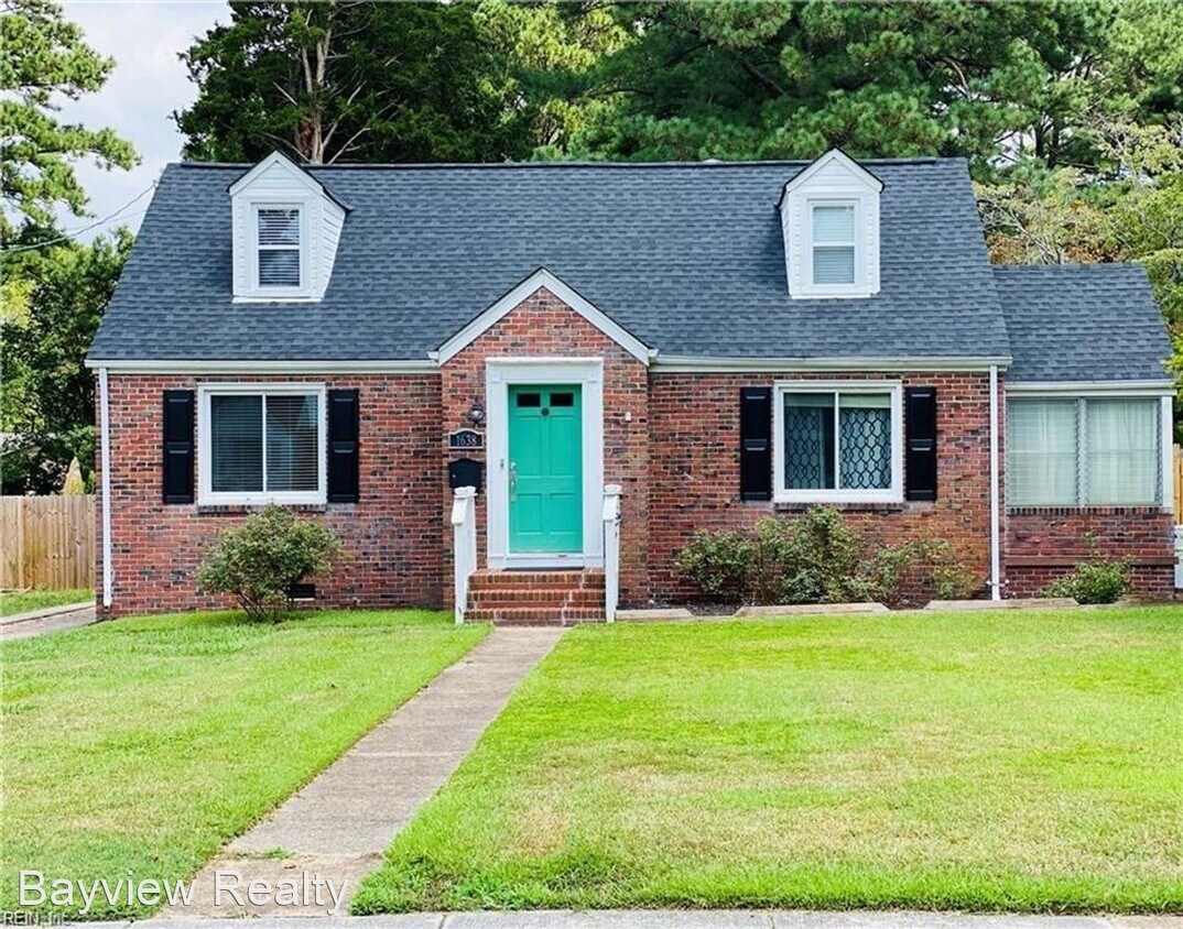Primary Photo - 7 br, 5 bath House - 1638 E. Bayview Blvd.
