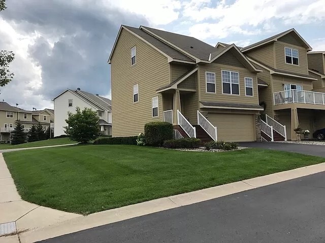 Primary Photo - 1611 Fox Hunt Way