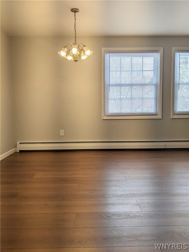 Building Photo - 202 S Union Rd