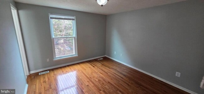 Building Photo - 223 Laura Anne Ct