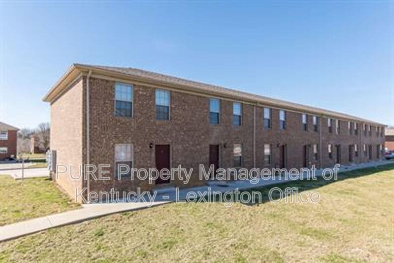 Primary Photo - 1006 Whipporwill Dr