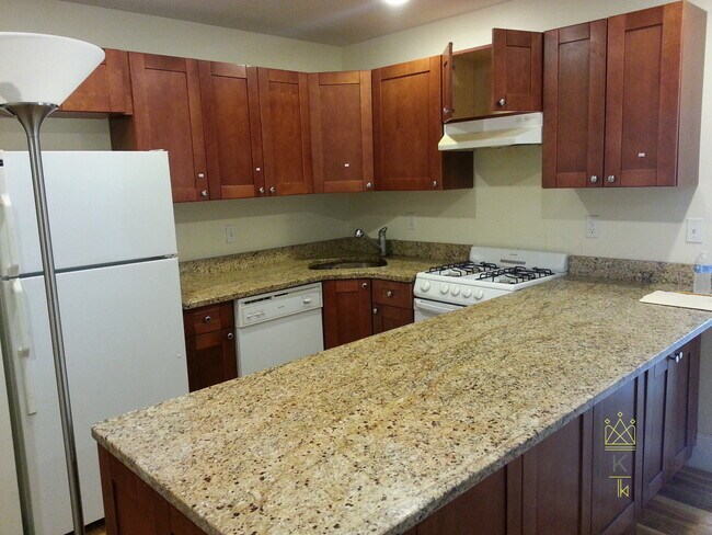 Building Photo - 62 Egmont St