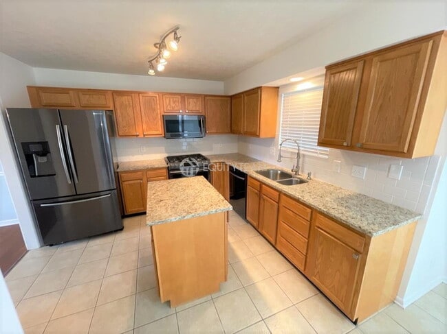 Building Photo - 8052 Misty Shore Dr
