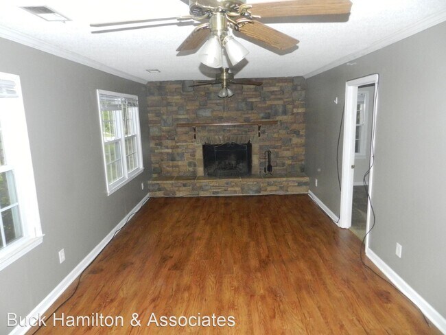 Foto del edificio - 4 br, 3 bath House - 6923 Lorna Dr.
