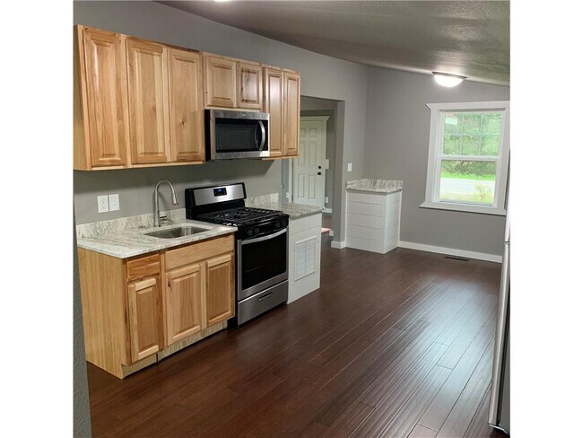 Foto del edificio - 4362 Green Gables Rd NW