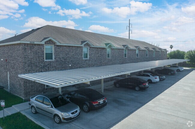 East Side - 2502 E Franklin Ave