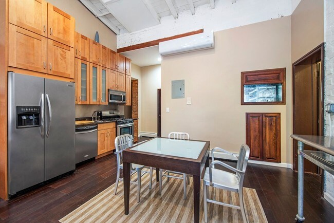 Foto del edificio - 266 Waverly Ave