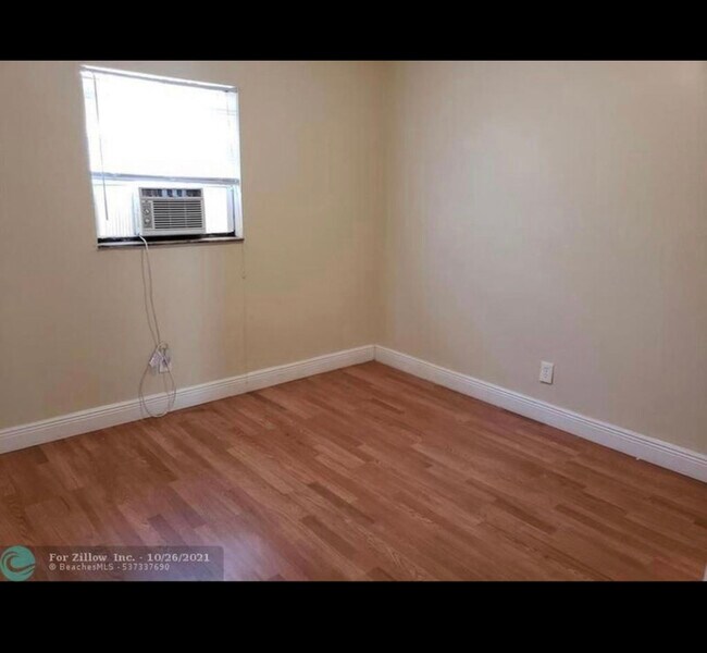 Room #1 - 1133 W 28th St