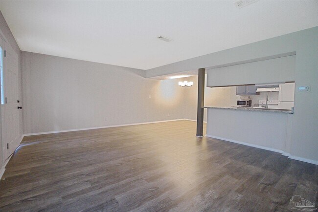 Foto del edificio - 3323 Kingswood Ct