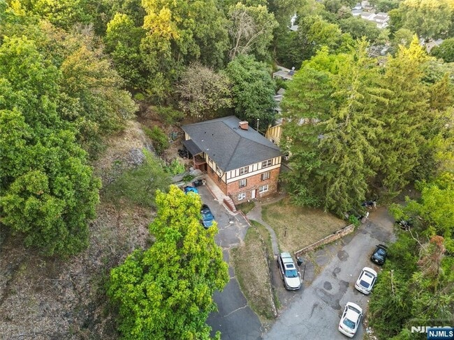 Building Photo - 15 N 17th St