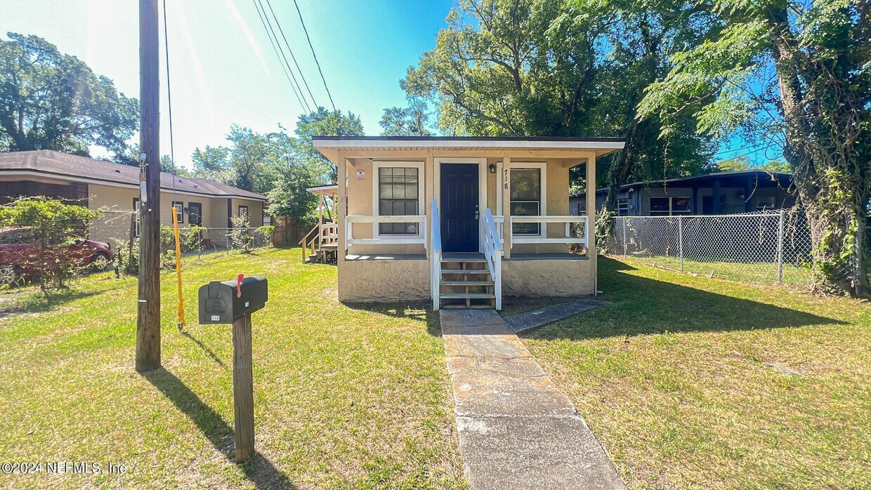 Foto principal - 718 Lynton St
