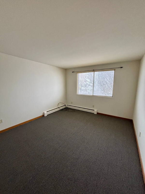 Building Photo - 5333 Broadway