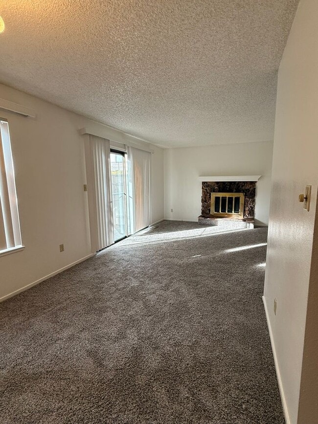 Building Photo - 1191 Rayburn Dr