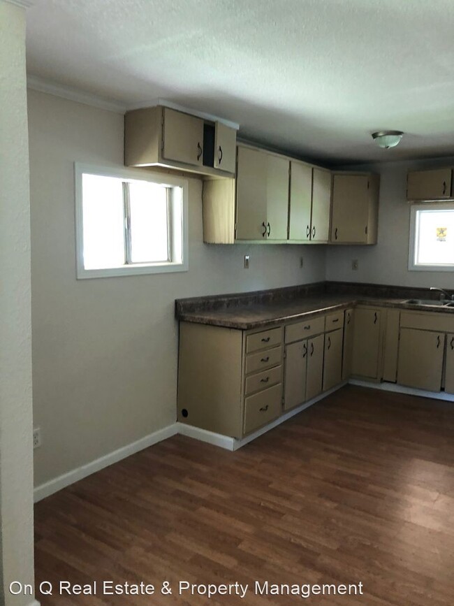 Building Photo - 2 br, 1 bath House - 305 Cole