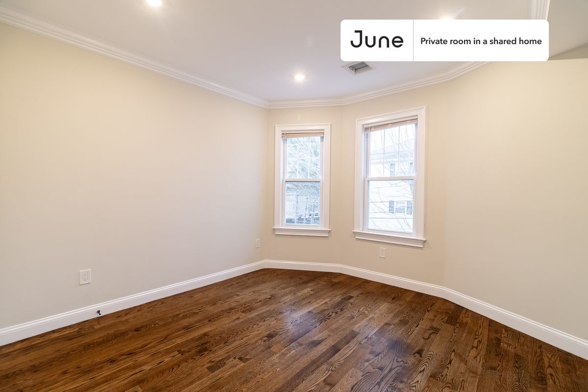Private bedroom in 4 bed/1.5 bath Home - Private bedroom in 4 bed/1.5 bath Home