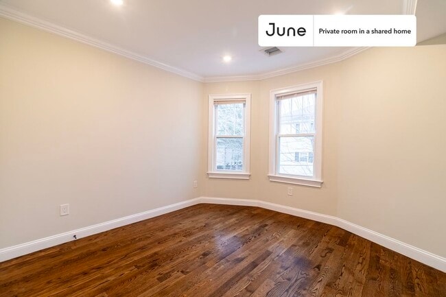 Private bedroom in 4 bed/1.5 bath Home - Private bedroom in 4 bed/1.5 bath Home