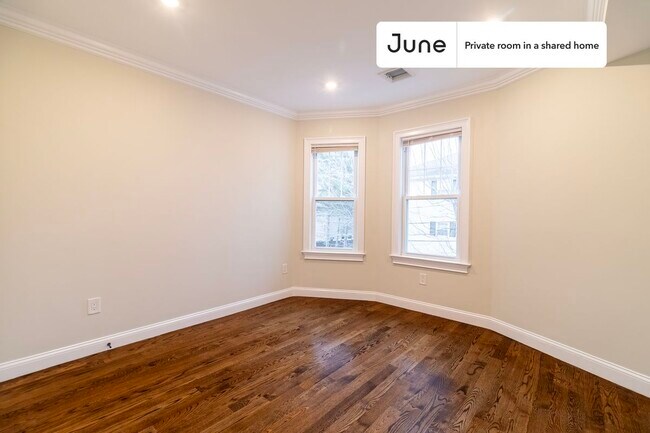 Foto del edificio - Room in Shared 4 bed/1.5 bath home