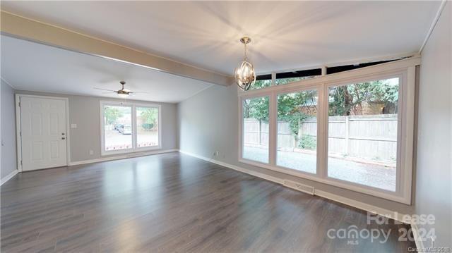 Foto del edificio - 4115 Foxford Pl