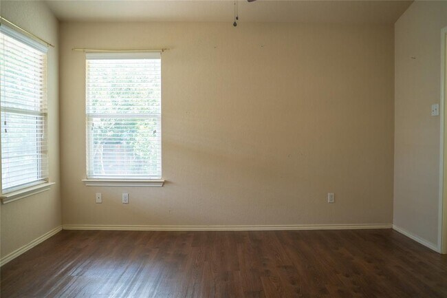 Building Photo - 214 Wild Plum