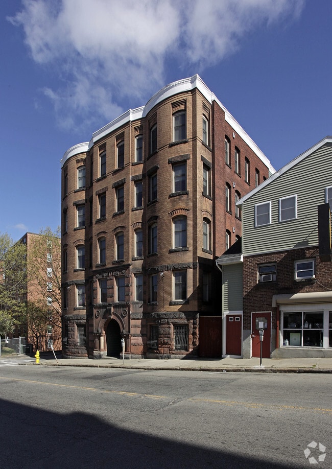 257 Pleasant St Worcester, MA 01609 Rentals Worcester, MA