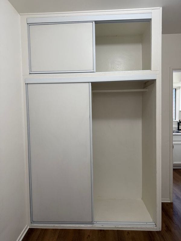 Building Photo - 2529 W Beverly Blvd