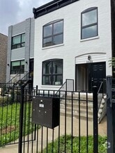 Building Photo - 2526 W Lexington St
