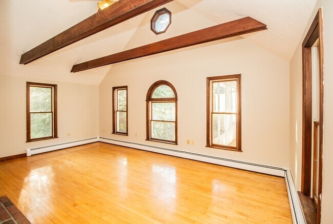 Foto del edificio - 13 Hartford Ave E