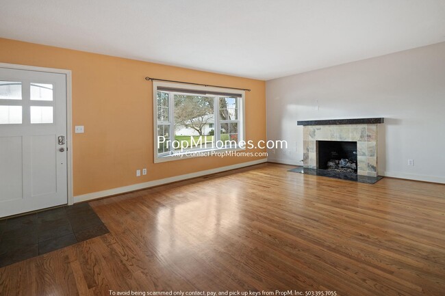 Foto del edificio - 5 Bedroom Charmer in Milwaukie! Close to C...