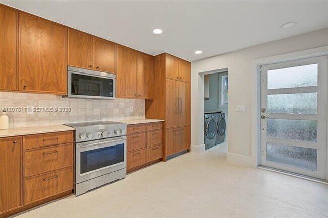 Foto del edificio - 825 SE 2nd St