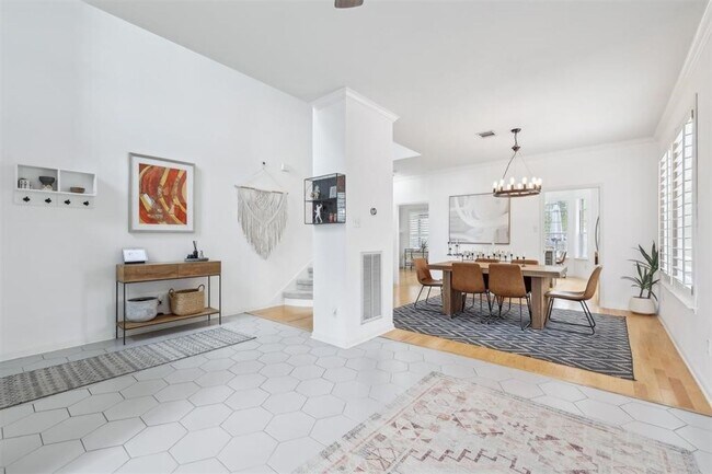 Building Photo - Northwest Austin / Hunter's Chase / McNeil...