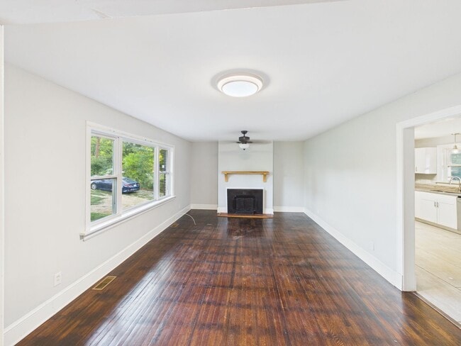 Foto del edificio - 8217 Woodman Rd
