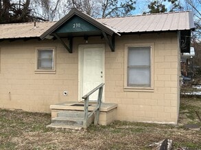 Building Photo - 232 1/2-230 1/2 Wilson Ave