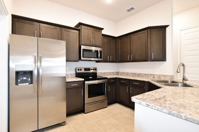 Building Photo - 15975 NW 123rd Ave